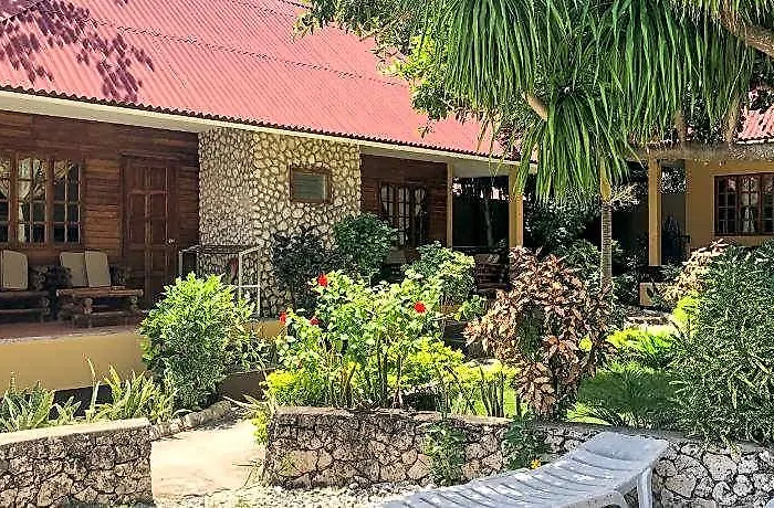 Tipolo Hotel Moalboal